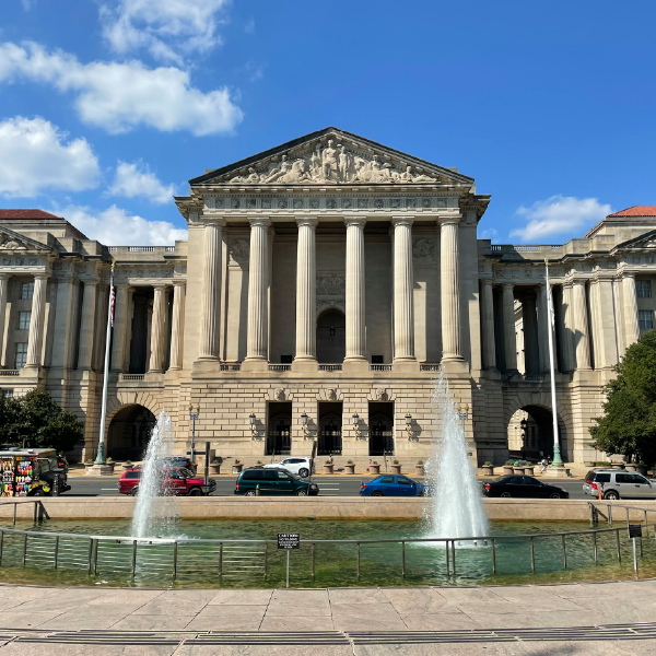 Smithsonian National Museum of American History, Constitution Avenue